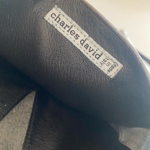CHARLES DAVID Gray Leather Back Zip Knee High Boots 8.5 - Picture 5 of 6